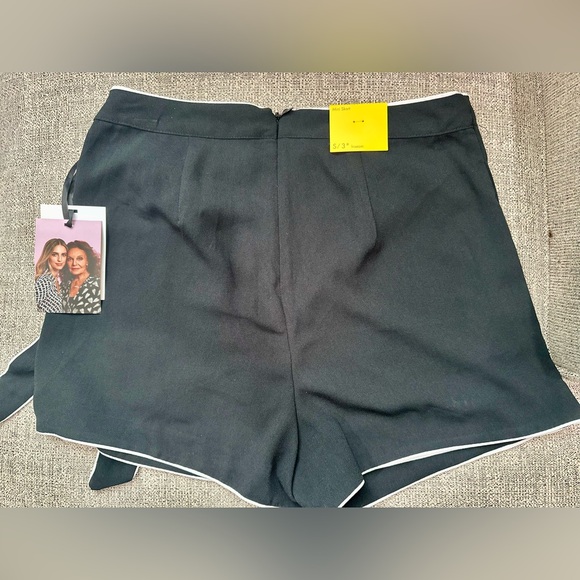 New Diane Von Furstenberg for Target Side Wrap Mini Skort black & white SMALL - Picture 5 of 11